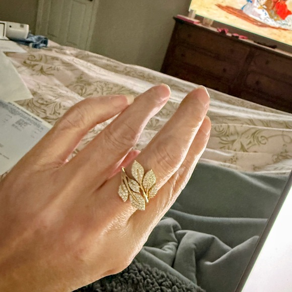 Effy 14k Gold Vine Motif Diamond Ring New. 5/8 tw - Picture 5 of 5